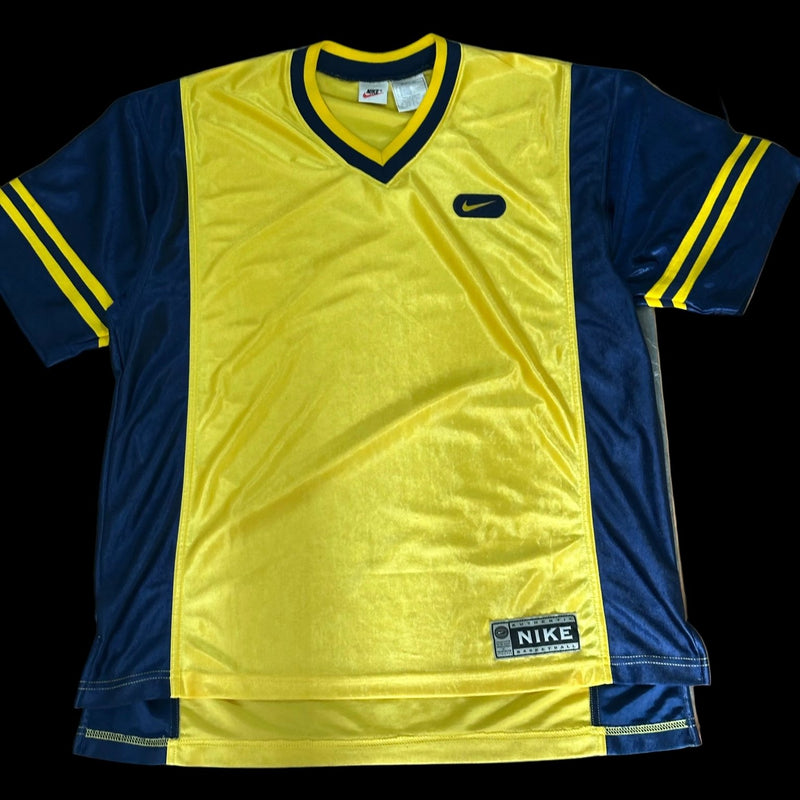 Nike basketball jersey - HALO10.